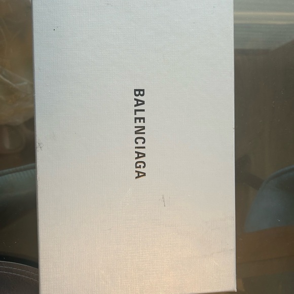 Balenciaga Black Heels Sleek Design - Picture 5 of 11